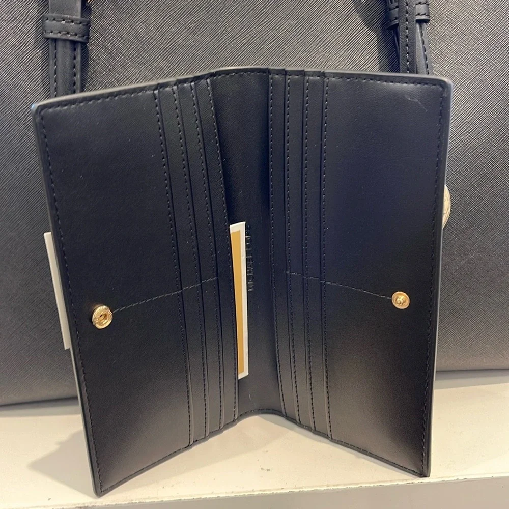 Michael Kors Reed Large Bifold Pebbled Leather Snap Wallet Card Case 
Black 
NWT - Picture 5 of 16